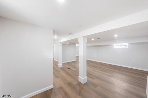55 Kenmore Avenue Newark NJ 07106