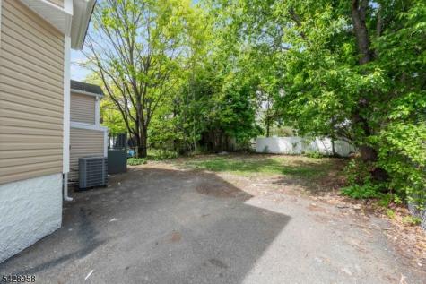 55 Kenmore Avenue Newark NJ 07106