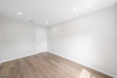 55 Kenmore Avenue Newark NJ 07106