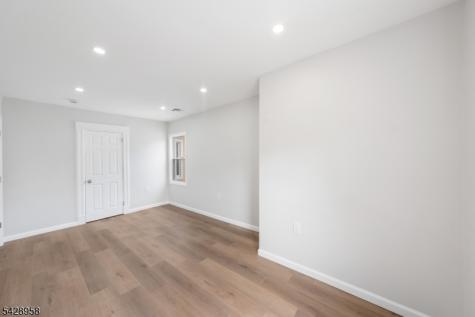 55 Kenmore Avenue Newark NJ 07106