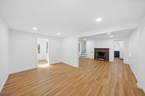 34 North Street Bloomsbury NJ 08804