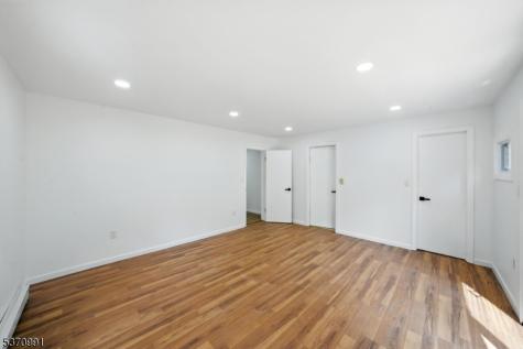 34 North Street Bloomsbury NJ 08804