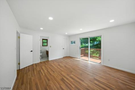 34 North Street Bloomsbury NJ 08804