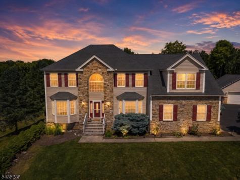 413 N Prospect Street Lopatcong NJ 08865