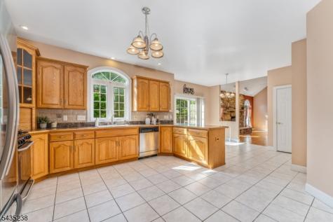413 N Prospect Street Lopatcong NJ 08865