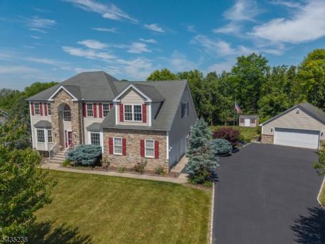 413 N Prospect Street Lopatcong NJ 08865