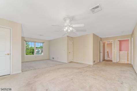 413 N Prospect Street Lopatcong NJ 08865