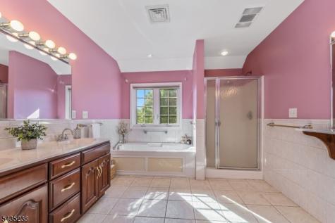 413 N Prospect Street Lopatcong NJ 08865