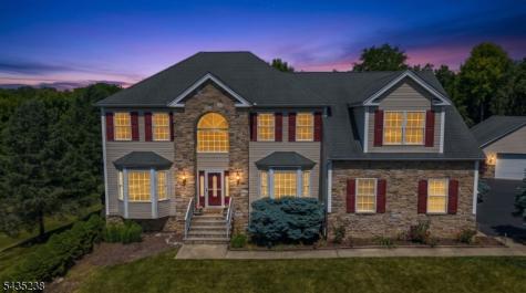 413 N Prospect Street Lopatcong NJ 08865