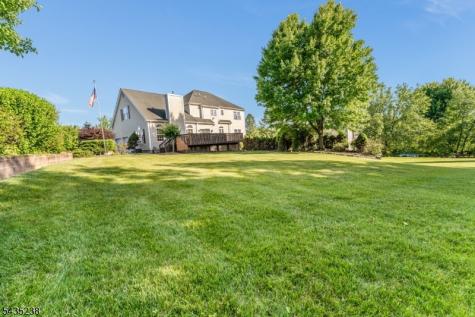 413 N Prospect Street Lopatcong NJ 08865