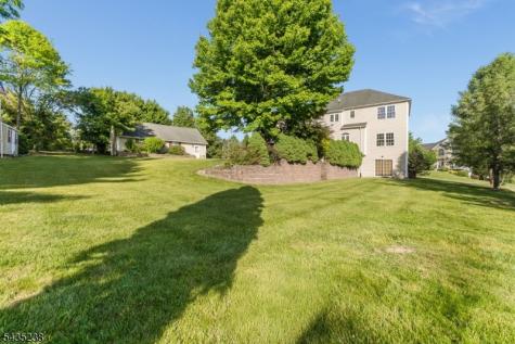 413 N Prospect Street Lopatcong NJ 08865