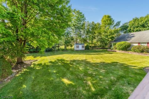 413 N Prospect Street Lopatcong NJ 08865