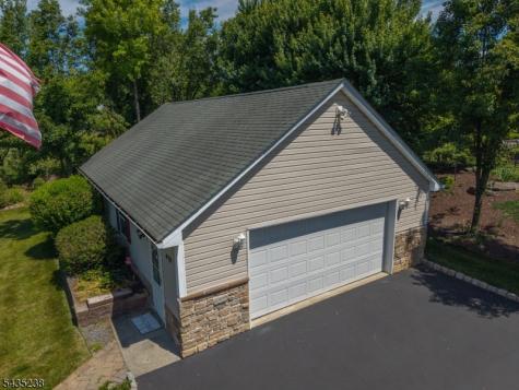 413 N Prospect Street Lopatcong NJ 08865