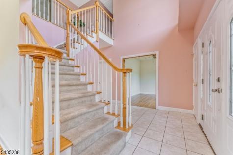 413 N Prospect Street Lopatcong NJ 08865