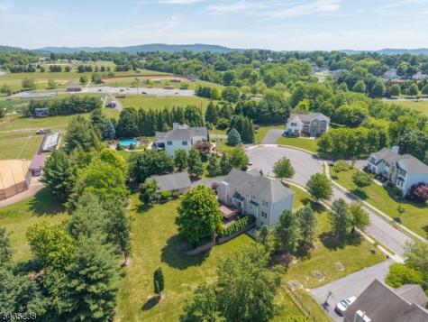413 N Prospect Street Lopatcong NJ 08865