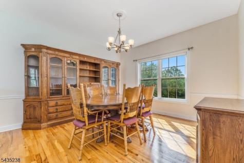 413 N Prospect Street Lopatcong NJ 08865