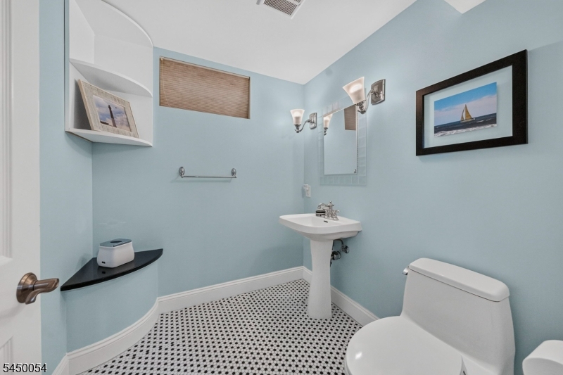 22 Jarombek Drive Montville NJ 07082