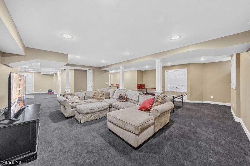 22 Jarombek Drive Montville NJ 07082