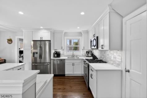 636 Roosevelt Street Westfield NJ 07090