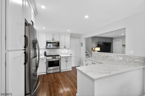 636 Roosevelt Street Westfield NJ 07090