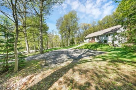 90 Russling Road Independence NJ 07840