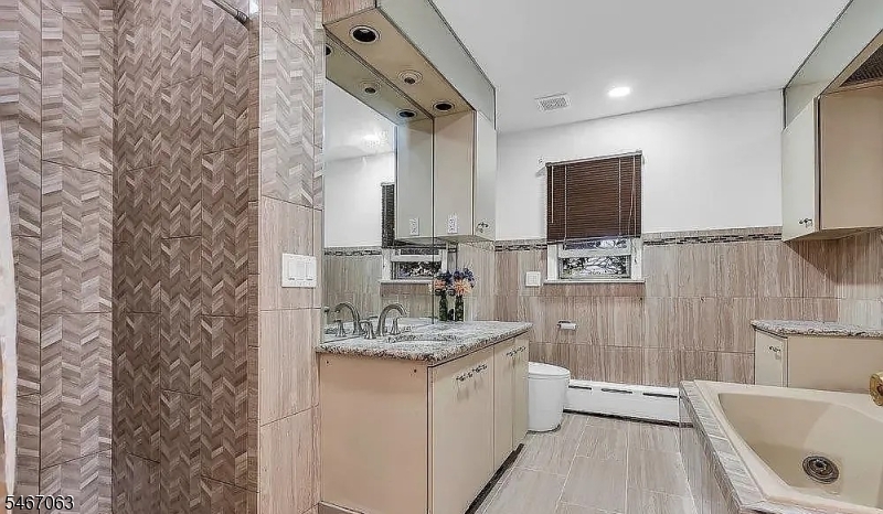 585 Noe Avenue Woodbridge NJ 07095