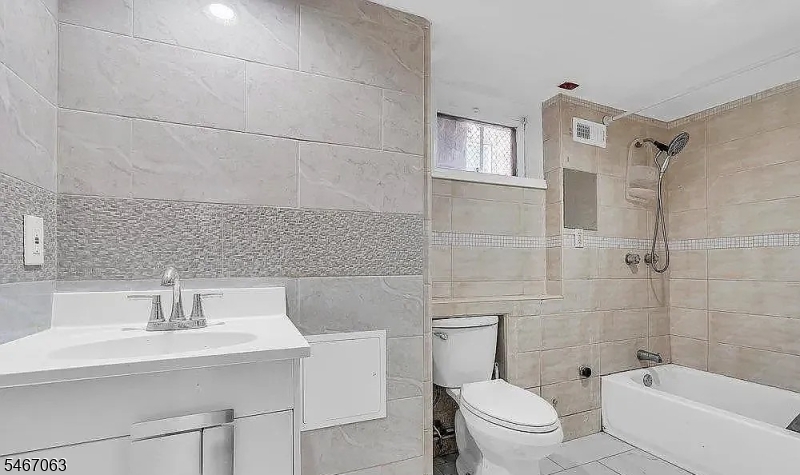 585 Noe Avenue Woodbridge NJ 07095