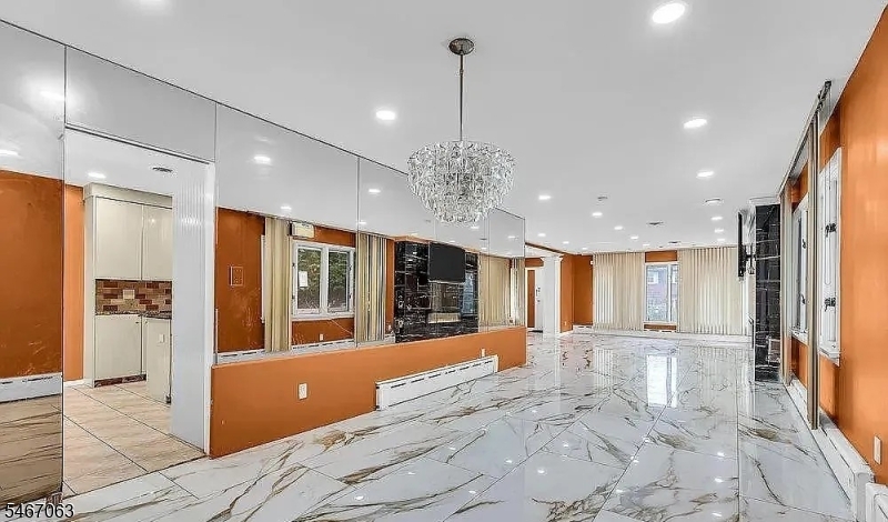585 Noe Avenue Woodbridge NJ 07095