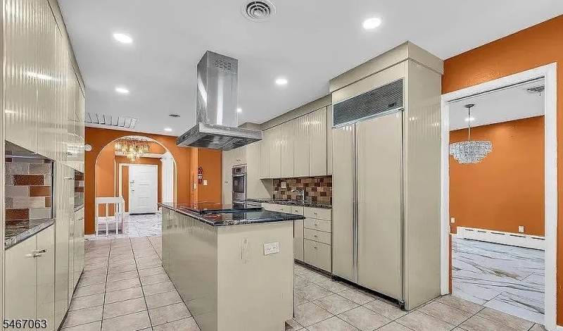 585 Noe Avenue Woodbridge NJ 07095