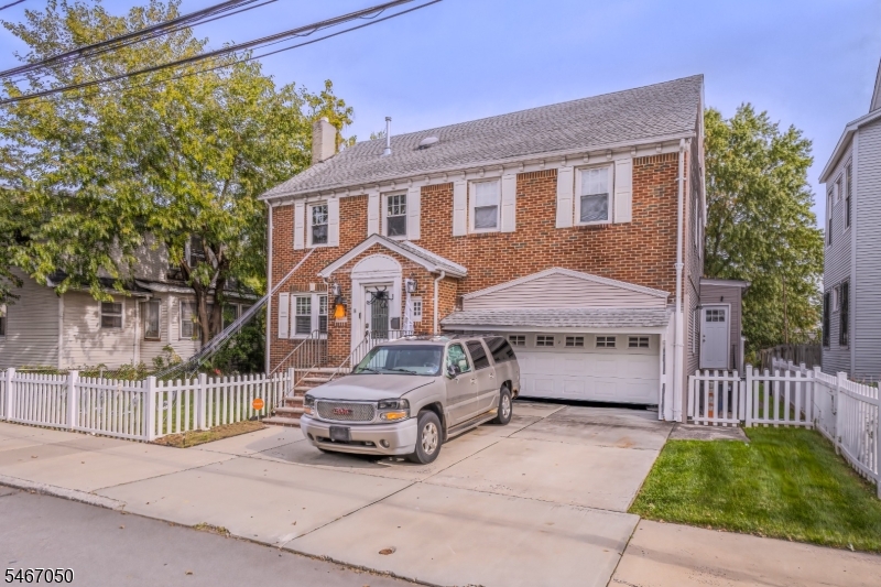 16 Bayview Avenue Newark NJ 07112