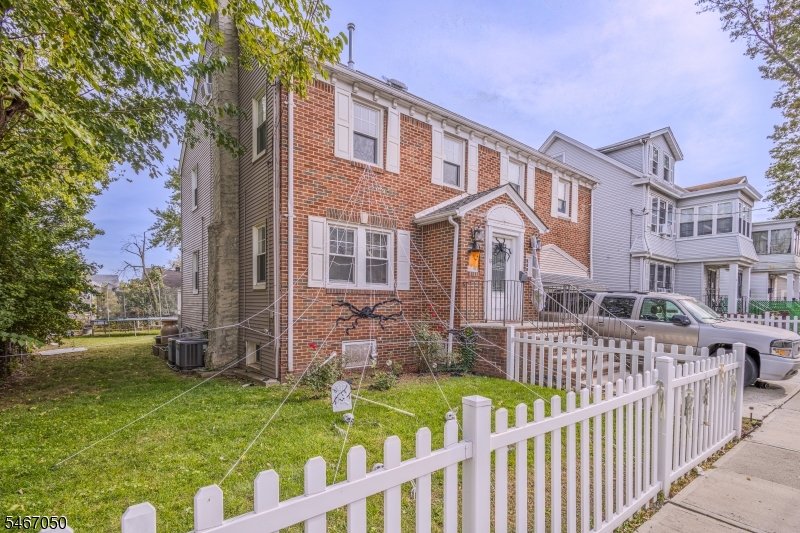 16 Bayview Avenue Newark NJ 07112