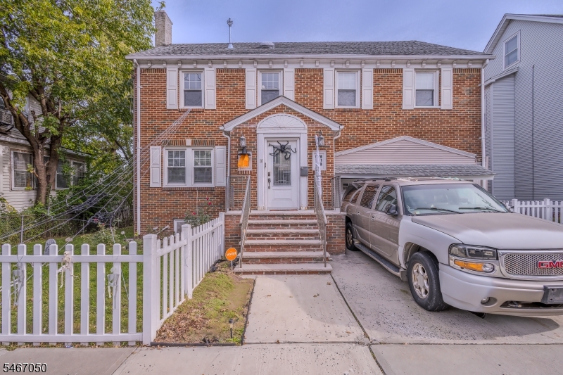 16 Bayview Avenue Newark NJ 07112