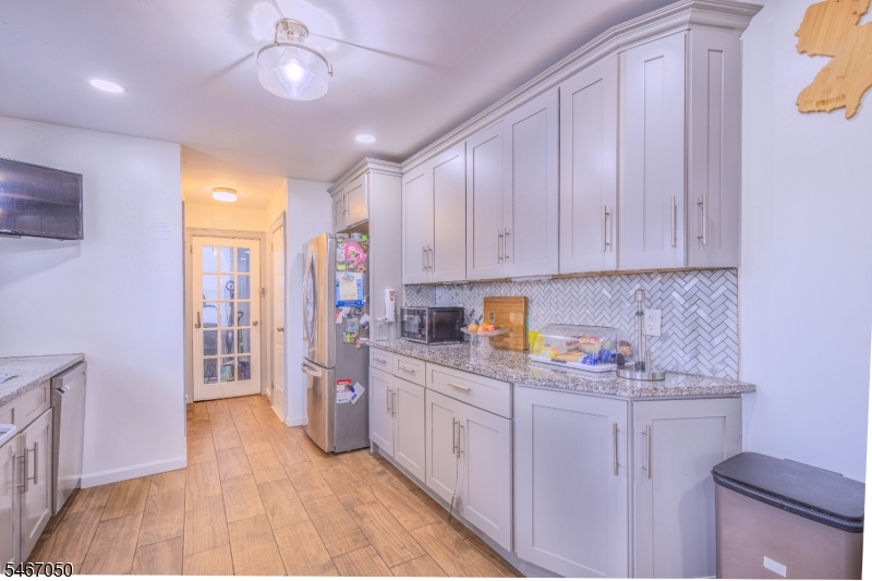 16 Bayview Avenue Newark NJ 07112