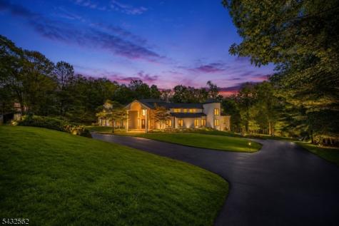 809 W Shore Drive Kinnelon NJ 07405