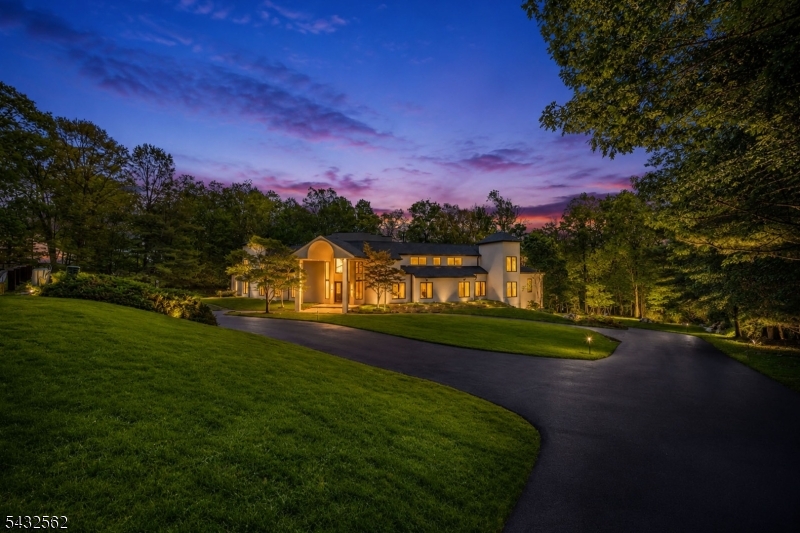 809 W Shore Drive Kinnelon NJ 07405