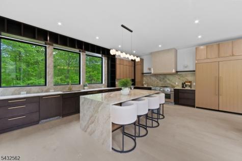 809 W Shore Drive Kinnelon NJ 07405