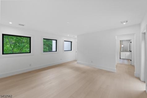 809 W Shore Drive Kinnelon NJ 07405