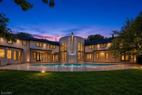 809 W Shore Drive Kinnelon NJ 07405