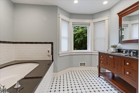 421 Ridgewood Avenue Glen Ridge Boro NJ 07028