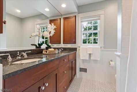 421 Ridgewood Avenue Glen Ridge Boro NJ 07028