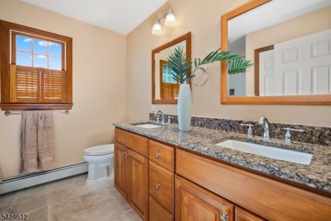 10 Warwick Drive Washington NJ 07853