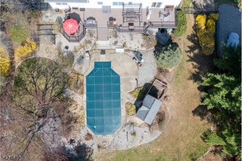 10 Warwick Drive Washington NJ 07853
