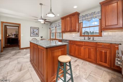 10 Warwick Drive Washington NJ 07853