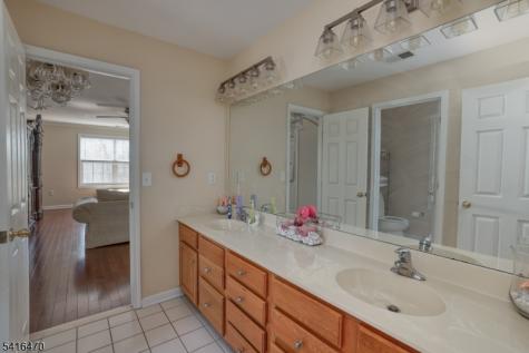 814 Rachel Drive Franklin NJ 08322