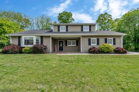 11 Manchester Drive Hanover NJ 07981