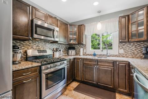 11 Manchester Drive Hanover NJ 07981