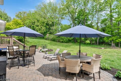 11 Manchester Drive Hanover NJ 07981