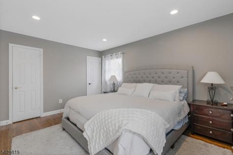 11 Manchester Drive Hanover NJ 07981