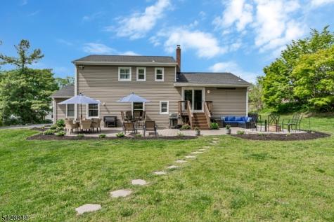 11 Manchester Drive Hanover NJ 07981