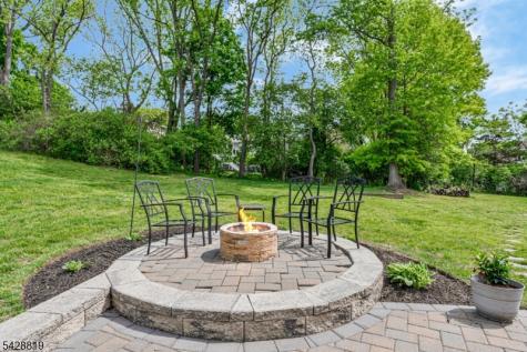 11 Manchester Drive Hanover NJ 07981